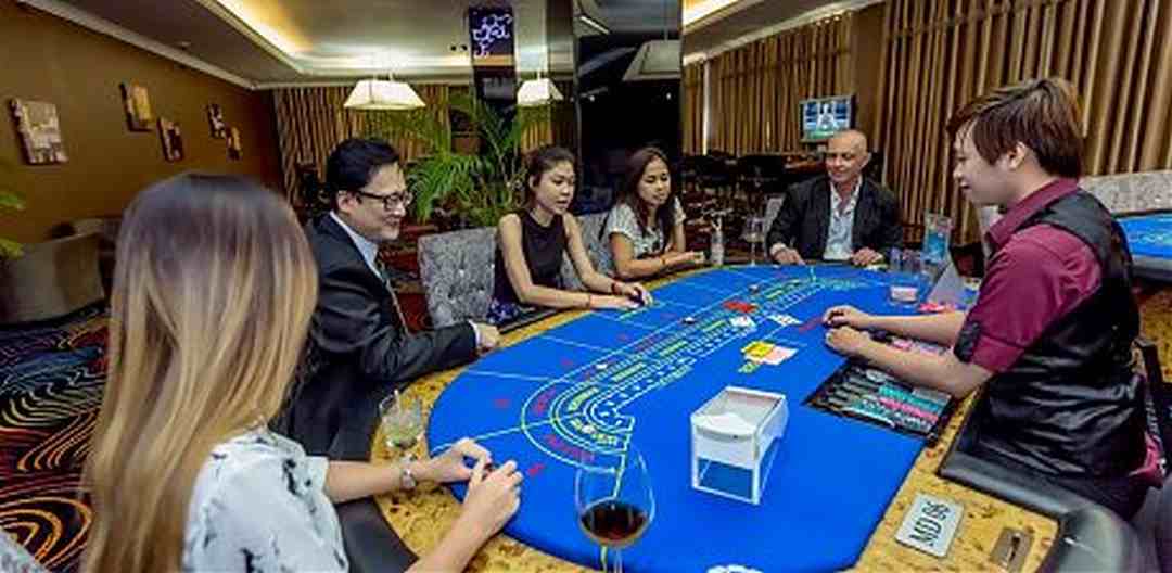 Sòng bạc đẳng cấp Châu Á Queenco Hotel and Casino