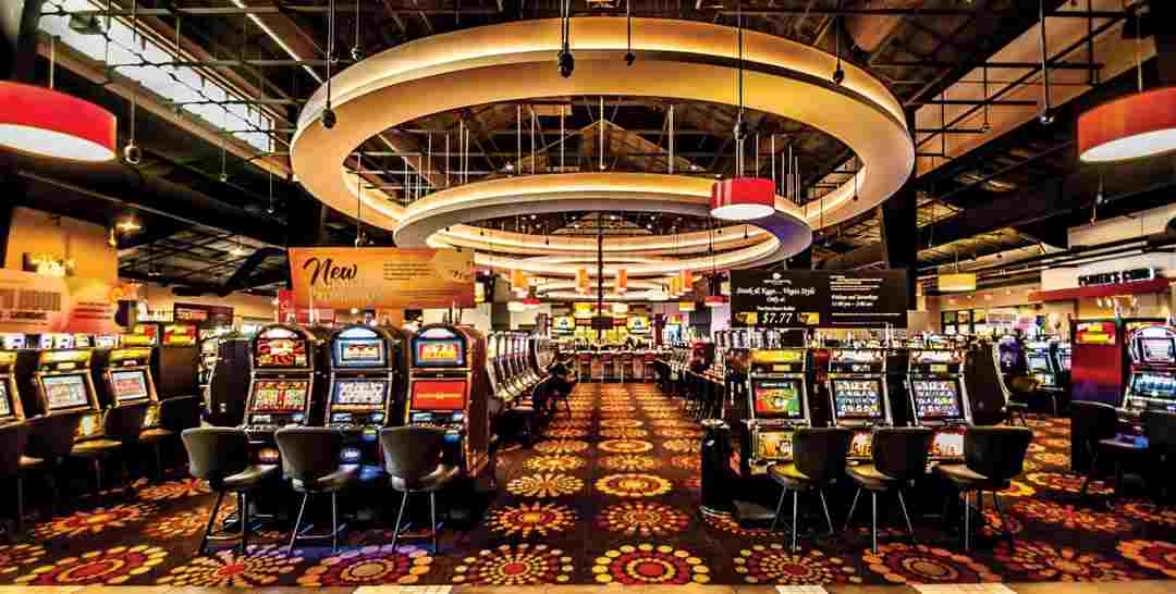 Máy đánh bạc là khu vực hấp dẫn tại Roxy Casino